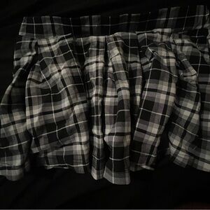 womens black and white plaid skirt